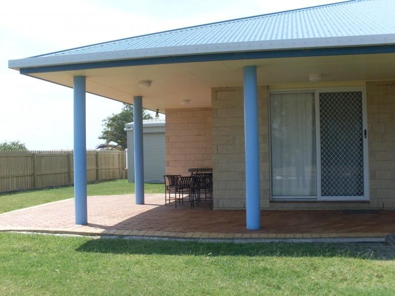 27 Peggy Drive, Coral Cove QLD 4670