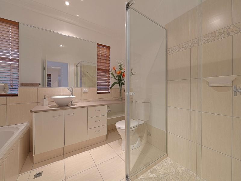 20 Bathurst Street, Elliott Heads QLD 4670