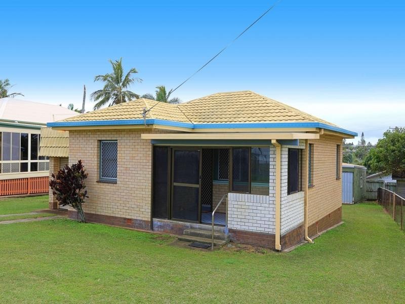 8 Lihs  St, Elliott Heads QLD 4670
