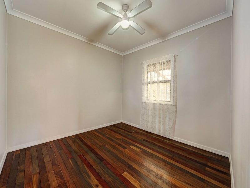 8 Lihs  St, Elliott Heads QLD 4670