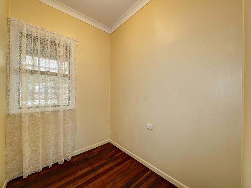 8 Lihs  St, Elliott Heads QLD 4670