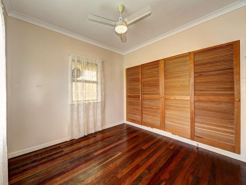 8 Lihs  St, Elliott Heads QLD 4670