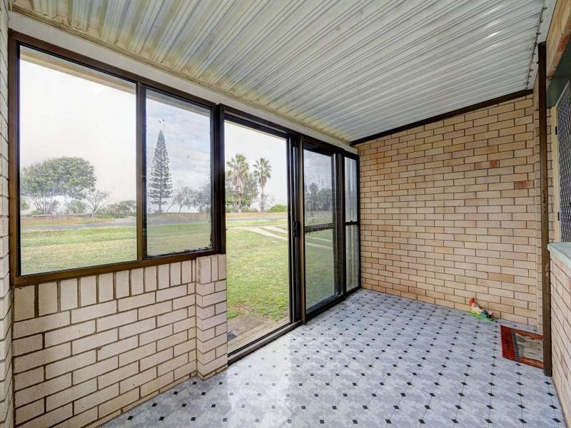 8 Lihs  St, Elliott Heads QLD 4670