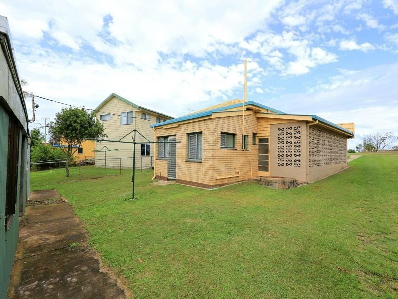 8 Lihs  St, Elliott Heads QLD 4670
