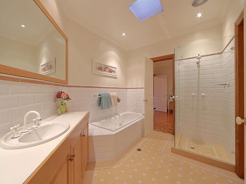 36 Evergreen Drive, Branyan QLD 4670