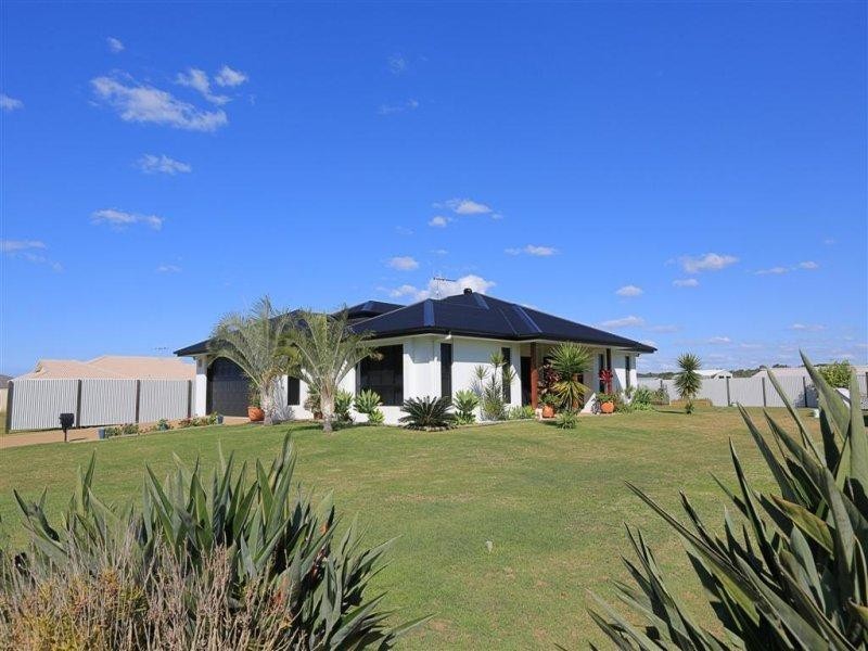 16 Avalon St, Burnett Heads QLD 4670