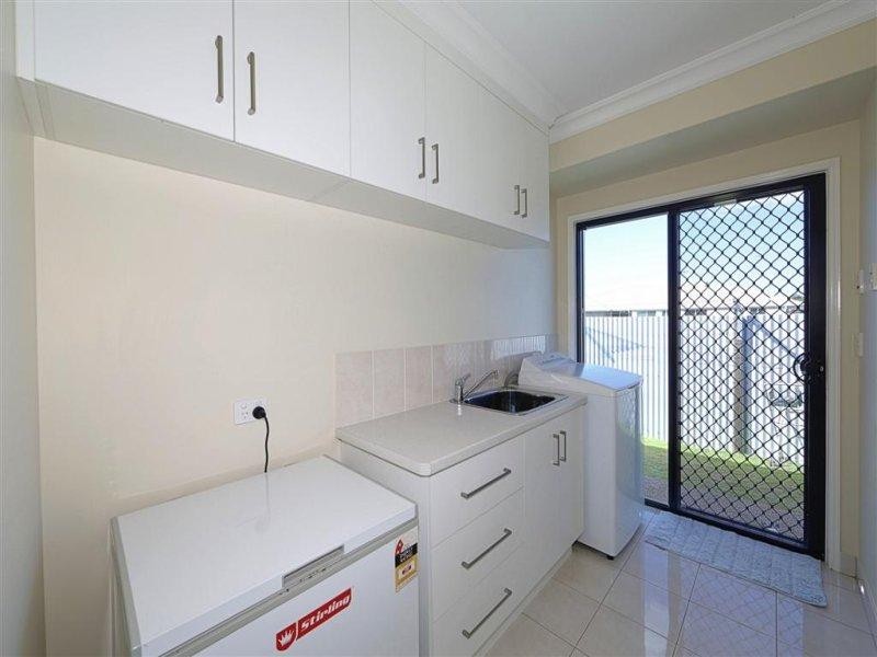 16 Avalon St, Burnett Heads QLD 4670