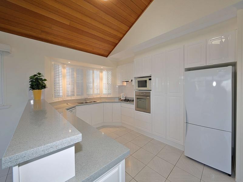 18 Sea Esplanade, Elliott Heads QLD 4670