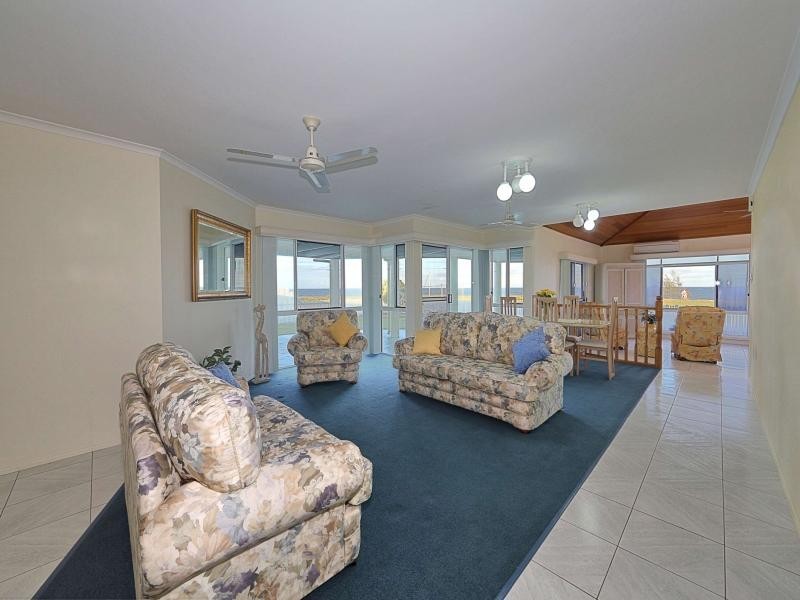 18 Sea Esplanade, Elliott Heads QLD 4670