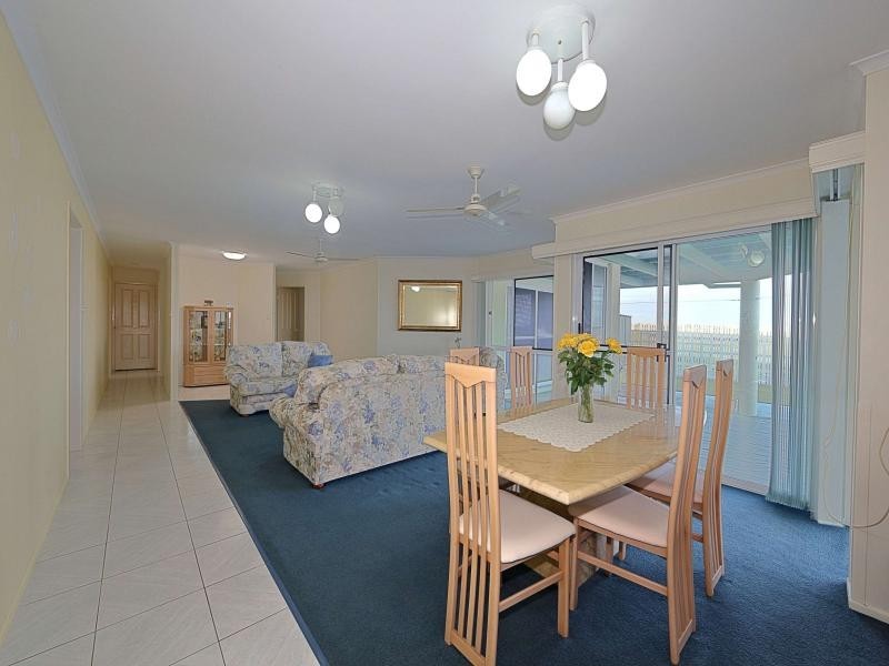 18 Sea Esplanade, Elliott Heads QLD 4670