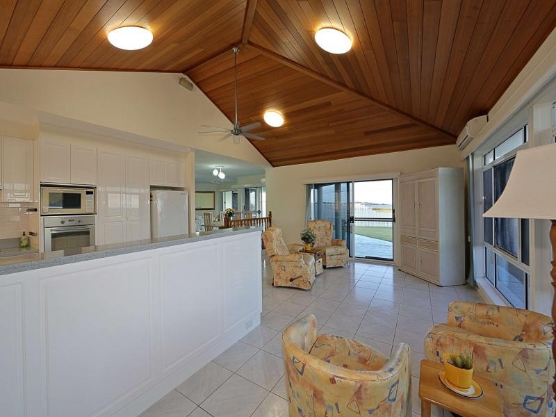 18 Sea Esplanade, Elliott Heads QLD 4670