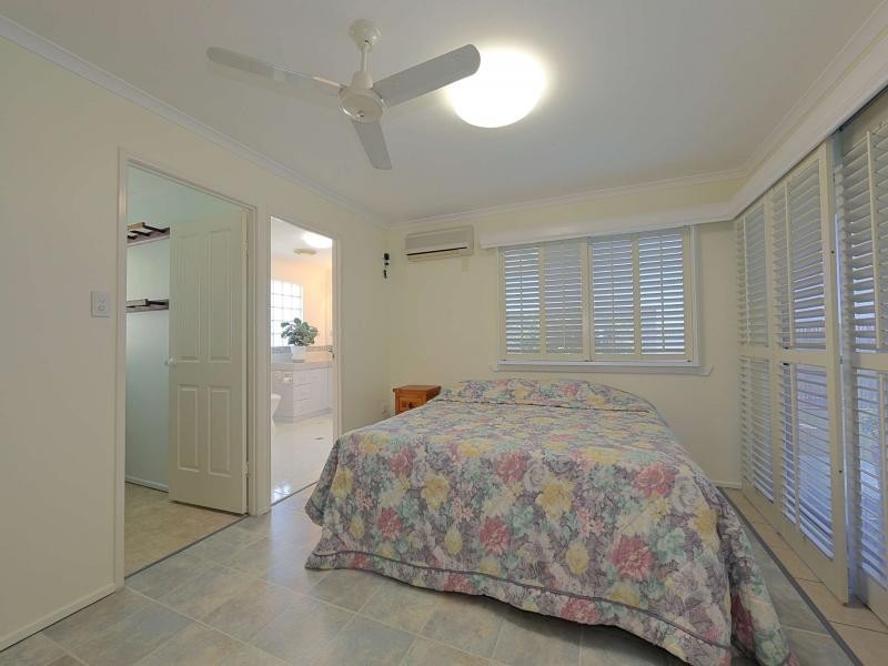 18 Sea Esplanade, Elliott Heads QLD 4670