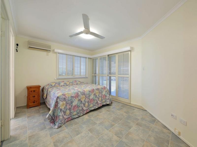 18 Sea Esplanade, Elliott Heads QLD 4670