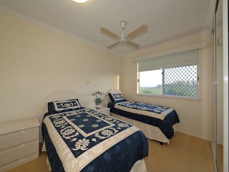 18 Sea Esplanade, Elliott Heads QLD 4670