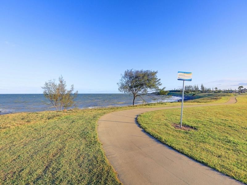 18 Sea Esplanade, Elliott Heads QLD 4670