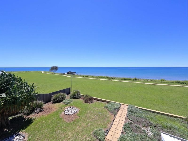 8 Sea Esplanade, Elliott Heads QLD 4670