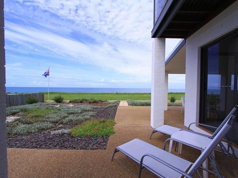 8 Sea Esplanade, Elliott Heads QLD 4670