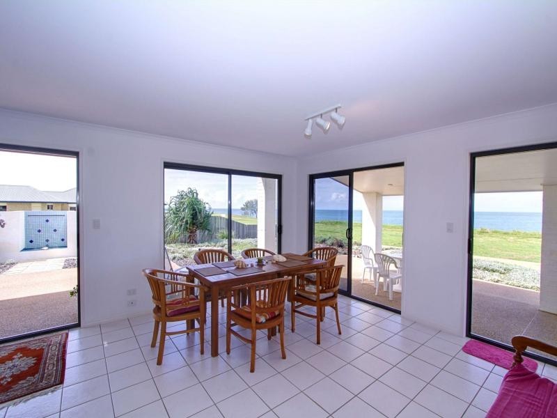8 Sea Esplanade, Elliott Heads QLD 4670