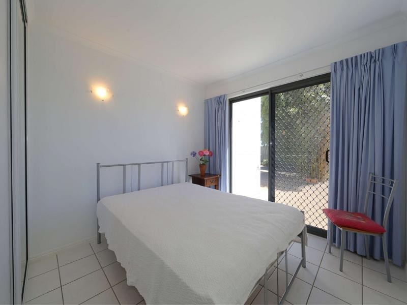 8 Sea Esplanade, Elliott Heads QLD 4670