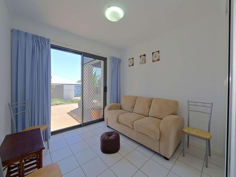 8 Sea Esplanade, Elliott Heads QLD 4670