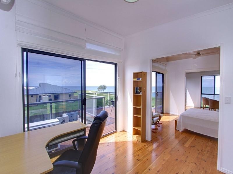 8 Sea Esplanade, Elliott Heads QLD 4670