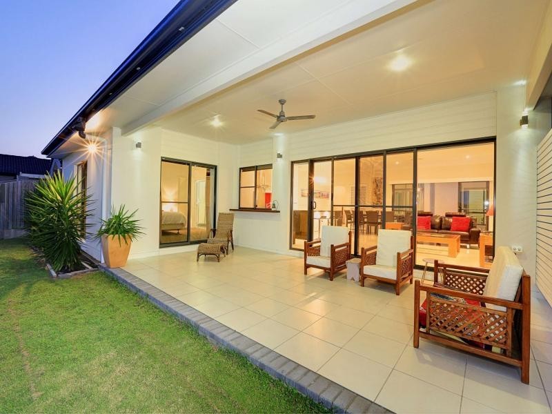 232 Barolin Esplanade, Coral Cove QLD 4670