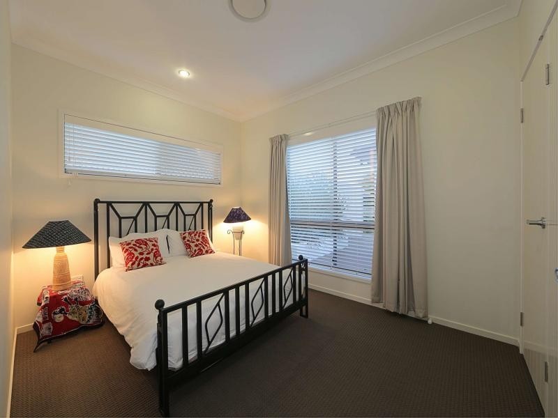 232 Barolin Esplanade, Coral Cove QLD 4670