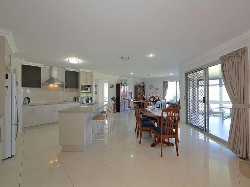 7 Belmonte Drive, Coral Cove QLD 4670