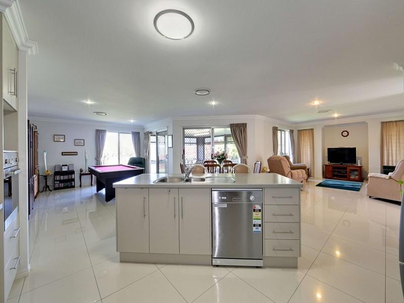 7 Belmonte Drive, Coral Cove QLD 4670