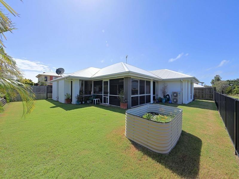 7 Belmonte Drive, Coral Cove QLD 4670
