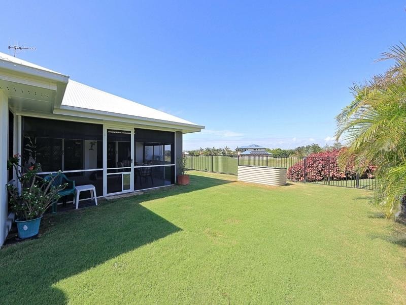 7 Belmonte Drive, Coral Cove QLD 4670