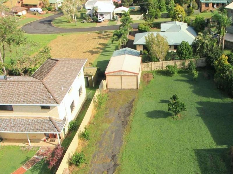 12 Hilltop Avenue, Qunaba QLD 4670