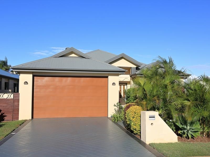 5 Robert John Circuit, Coral Cove QLD 4670