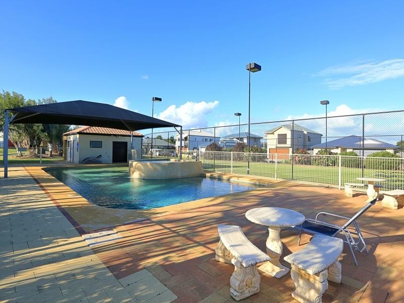 5 Robert John Circuit, Coral Cove QLD 4670