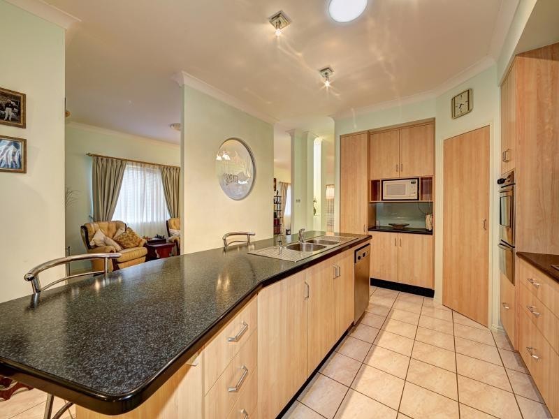5 Robert John Circuit, Coral Cove QLD 4670