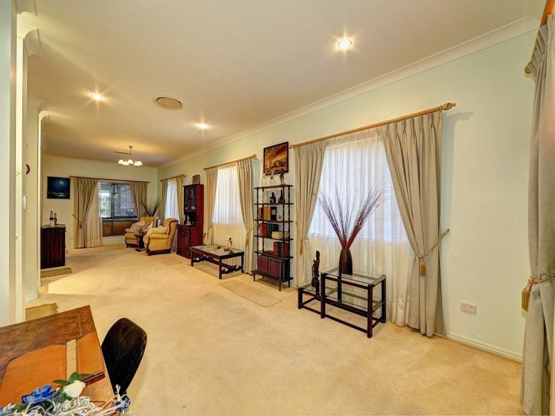 5 Robert John Circuit, Coral Cove QLD 4670