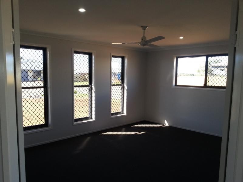 24 Beechlink Dr, Ashfield QLD 4670