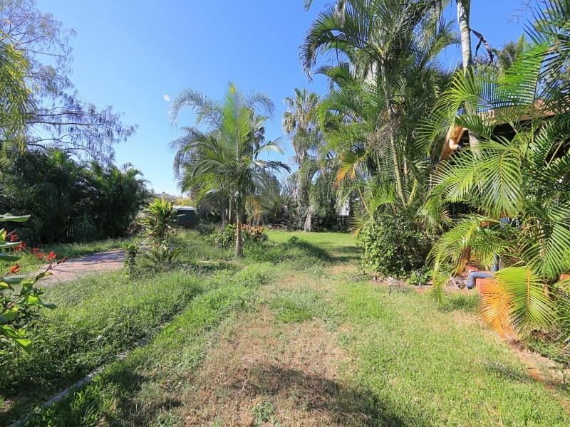 8 Bisdee Street, Coral Cove QLD 4670