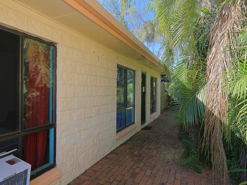 8 Bisdee Street, Coral Cove QLD 4670