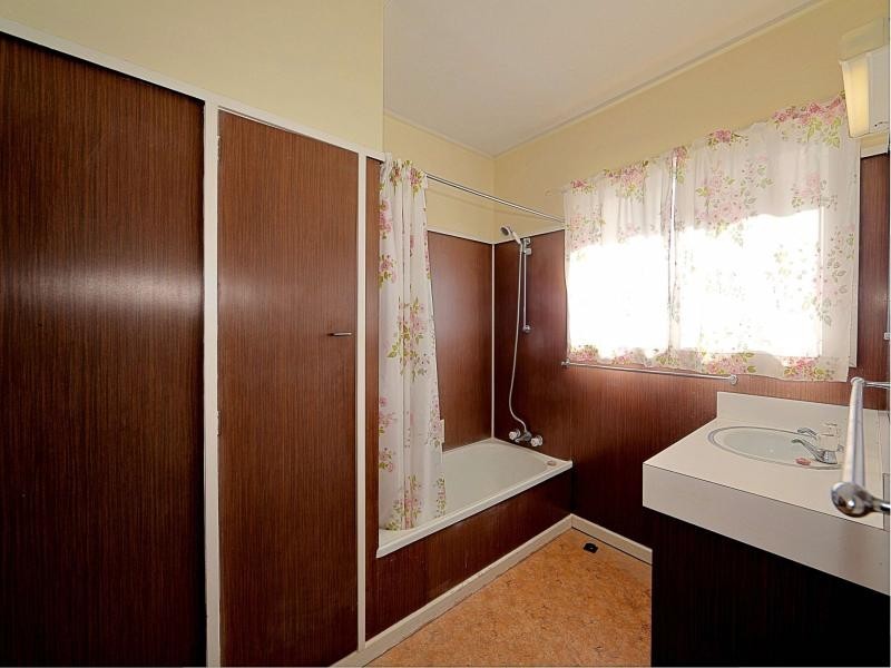 8 Tanner Street, Bargara QLD 4670