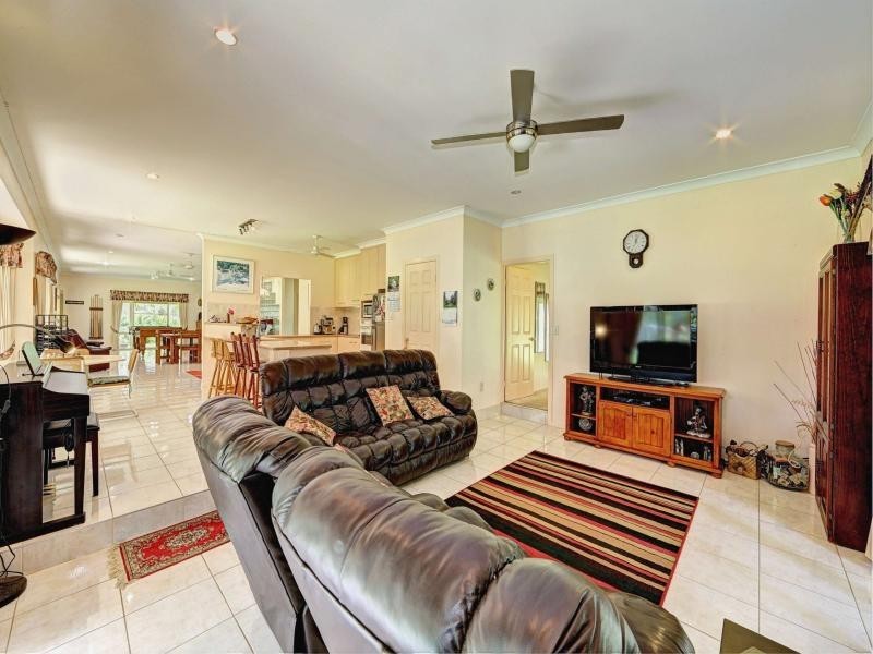 14 Hannah Court, Moore Park Beach QLD 4670