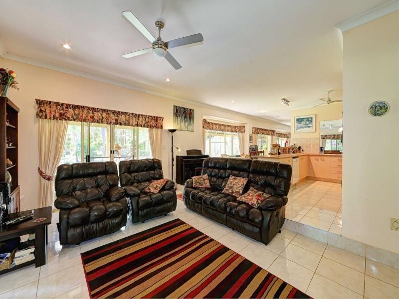 14 Hannah Court, Moore Park Beach QLD 4670