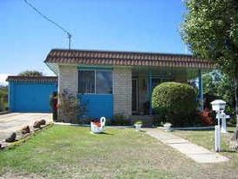 5 Bathurst st, Elliott Heads QLD 4670