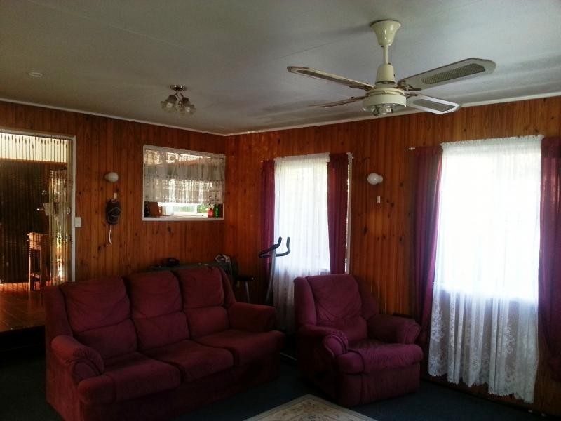 5 Bathurst st, Elliott Heads QLD 4670