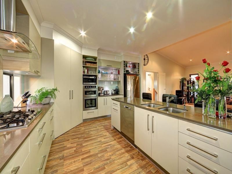 6 Ashley Place, Innes Park QLD 4670