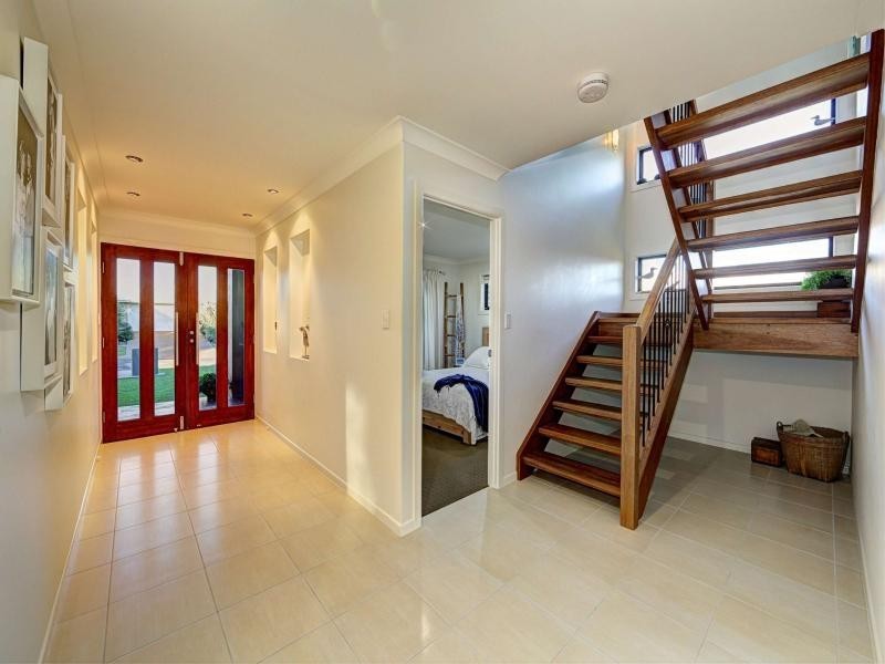 6 Ashley Place, Innes Park QLD 4670