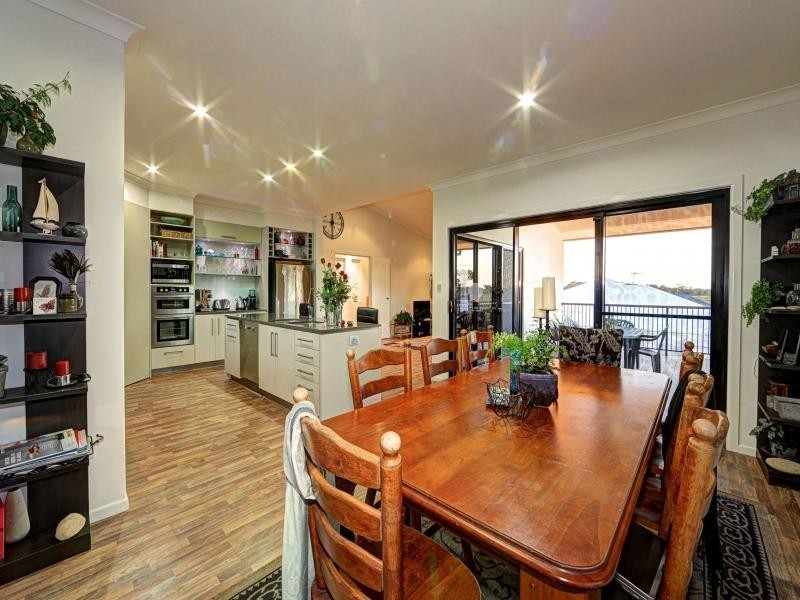6 Ashley Place, Innes Park QLD 4670