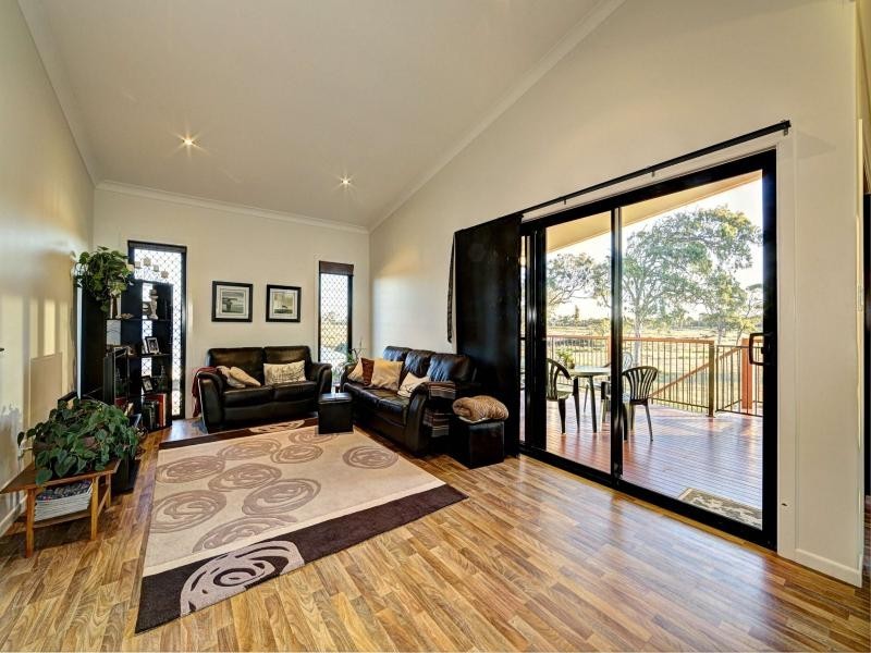 6 Ashley Place, Innes Park QLD 4670