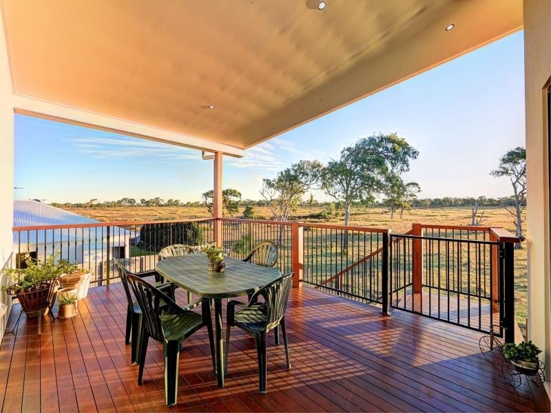 6 Ashley Place, Innes Park QLD 4670
