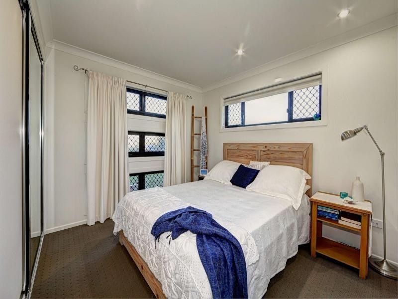 6 Ashley Place, Innes Park QLD 4670